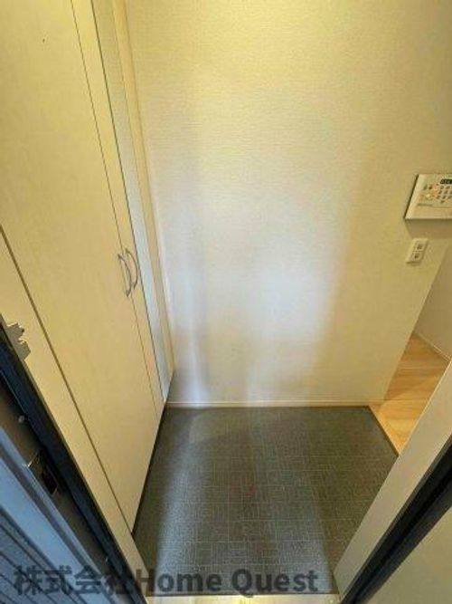 サニーコート俊徳303の玄関