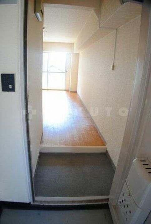 セゾン東山の玄関