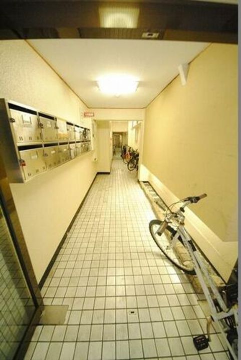 セゾン東山の玄関