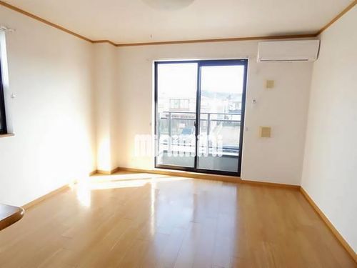 グランシャローⅡの居間