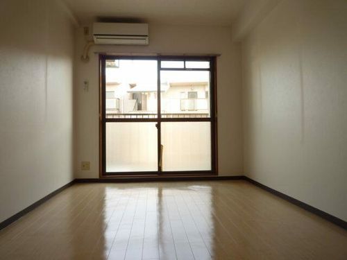 コーポ牧の里の居間