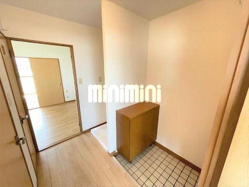 プログレス宝 A棟の玄関