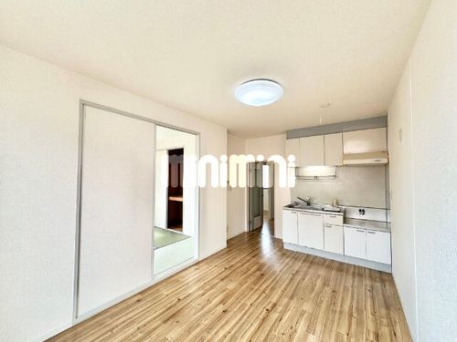 アペックスディアスの居間