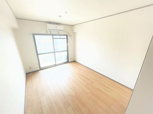岩本ビルの居間