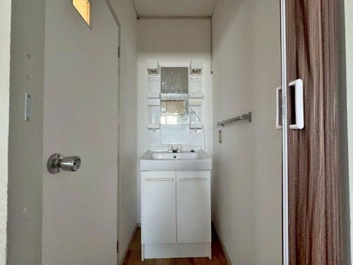 地下鉄谷町線喜連瓜破駅3階建築43年の内装