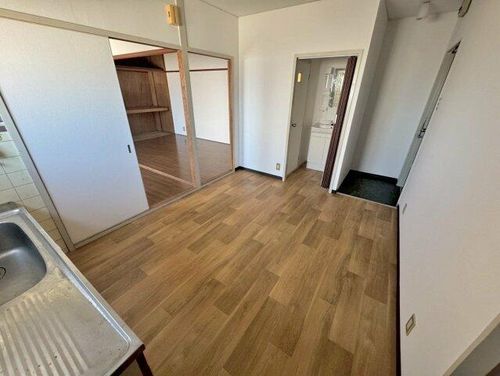 地下鉄谷町線喜連瓜破駅3階建築43年の内装