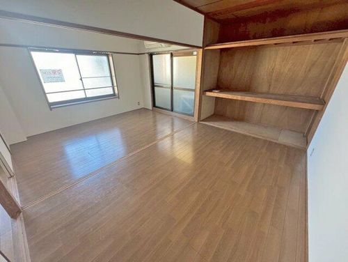 地下鉄谷町線喜連瓜破駅3階建築43年の内装