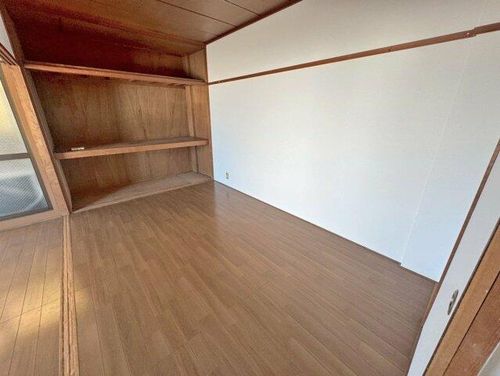 地下鉄谷町線喜連瓜破駅3階建築43年の内装