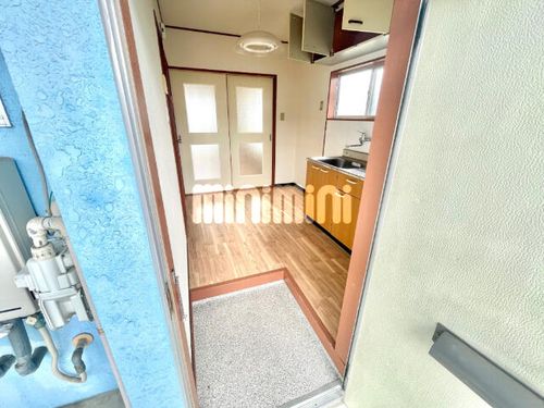 コーポひかりの玄関