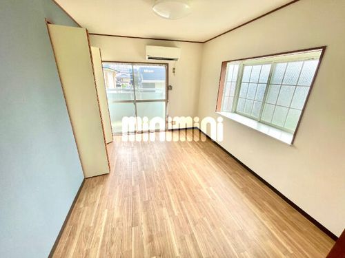 コーポひかりの居間