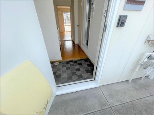 ソレーユ12の玄関