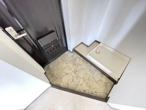 キャッスルミニ春岡の玄関