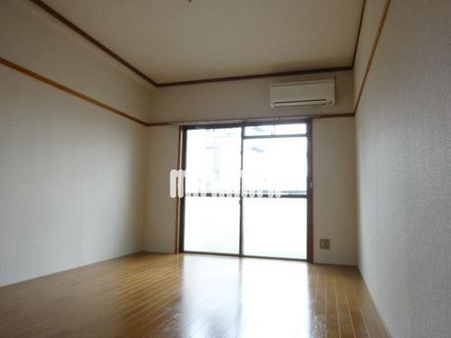 池下デューゼの居間