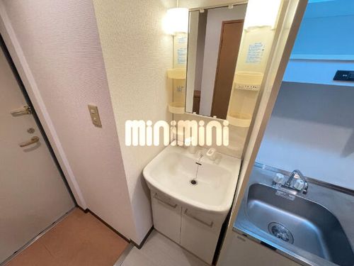 ラッフルズ東山の内装