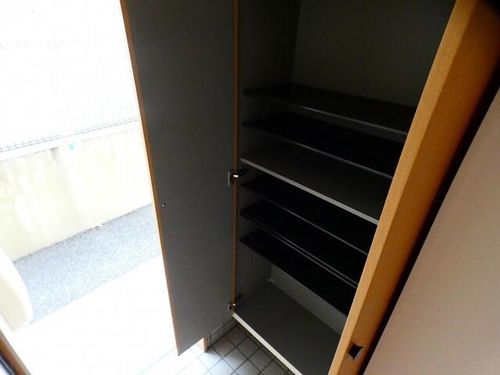 福岡県太宰府市水城6丁目(テラスハウス)の賃貸物件の玄関