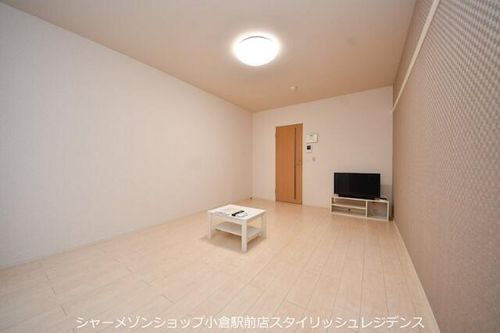 クレイノIRIEⅡの居間