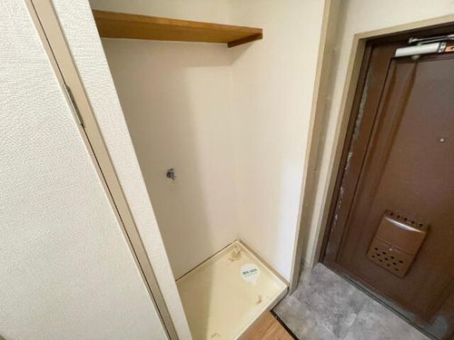 レジデンス本山の玄関