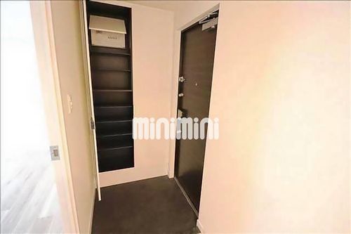 プレサンスTHE久屋大通レジェンドの玄関