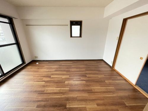 サニーヒルズ釜ヶ洞B棟の居間