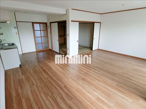 高針中央マンションの居間