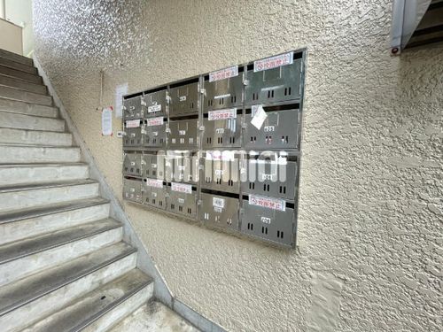 メゾンドールサカエの玄関