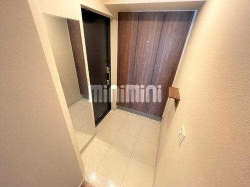 エムズシティ知立ザ・タワーの玄関