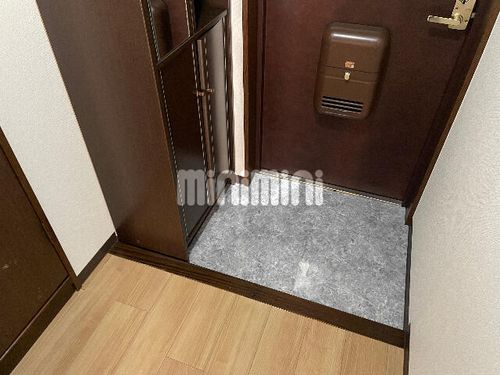 フローレンス三河安城の玄関