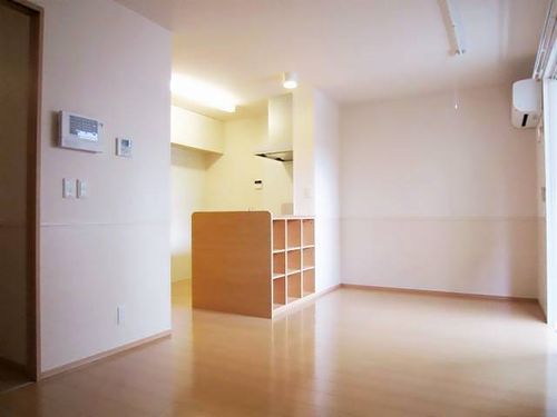 ロワメゾン松陽の居間