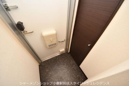 レオネクスト萩ヶ丘の玄関