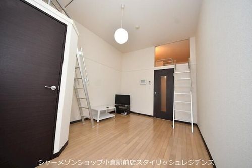 レオネクスト萩ヶ丘の居間