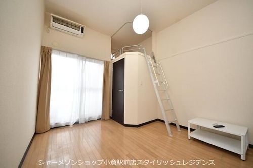 レオネクスト萩ヶ丘の居間