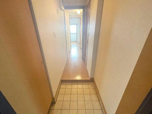 レーベン新城の玄関