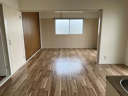 池園マンションの居間