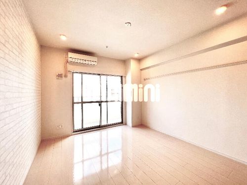 チェルトヴィータの居間