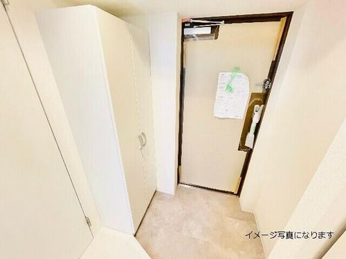グランドソレイユ伝馬902の玄関