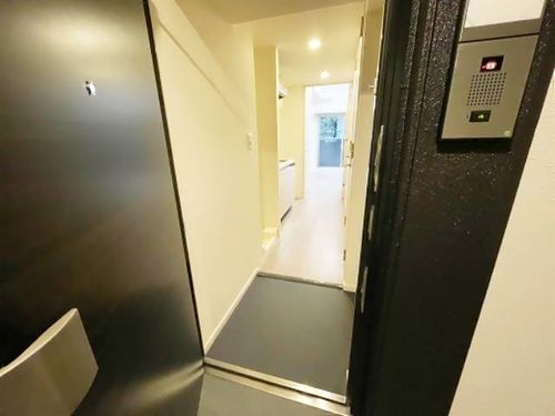 プレサンス葵デュリスの玄関