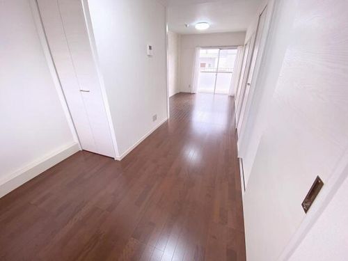 カネハイツの居間