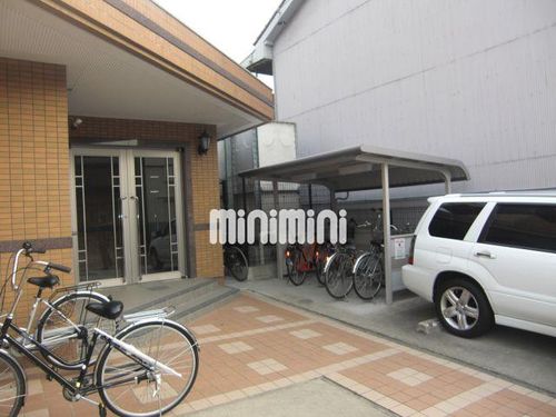 パラディーゾ大宮の玄関