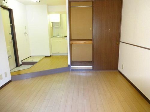 ウイング志賀の居間