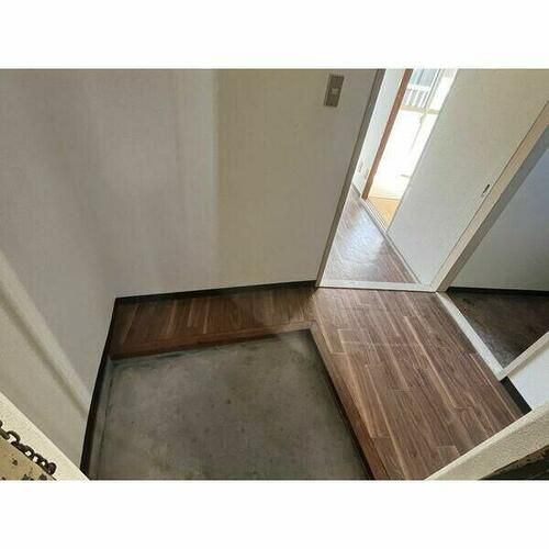 ミカドハイツの玄関