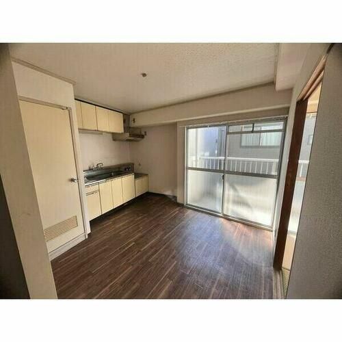 ミカドハイツの居間