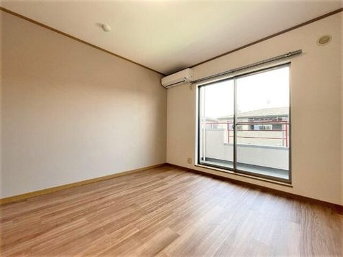 シーズンコート犬山の居間