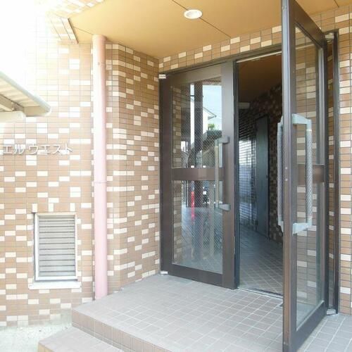 ドエルウエストの玄関