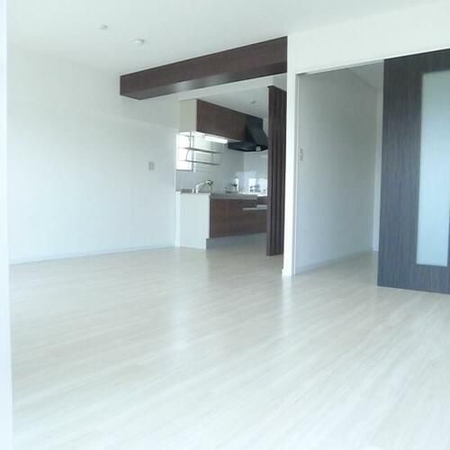 ドエルウエストの居間