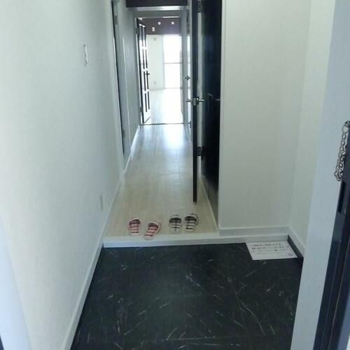 ドエルウエストの玄関