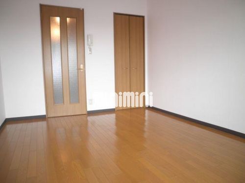 ヤマトマンション東起の居間