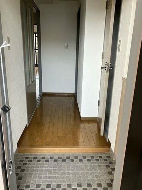 ジュノスの玄関