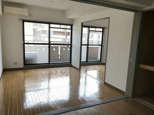 ジュノスの居間