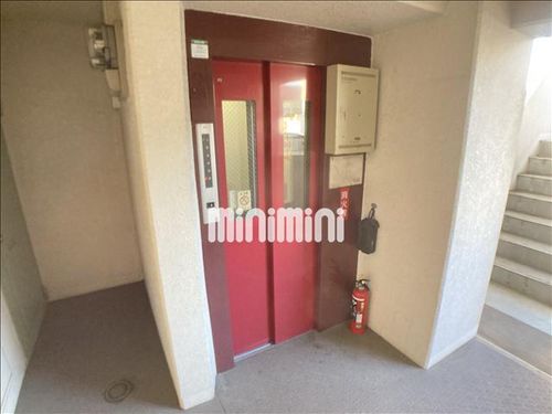 プチロワイヤルサトウの玄関