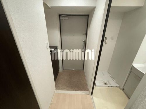 スカイコート桐林102の玄関
